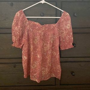 Square neck puff sleeve top. Pink Tea Rose pattern. Size XS